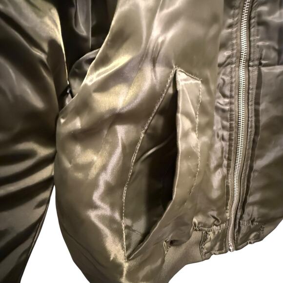 Forever 21 Men's Olive Green Bomber Jacket with Sherpa Collar - Size XL - NWT - Picture 2 of 13